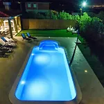 Family Friendly House With A Swimming Pool Plano, - 23937 Vikendica *