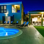 Family Friendly House With A Swimming Pool Plano, - 23937 *