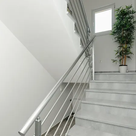 Family Friendly House With A Swimming Pool Plano, - 23937 Ferienhaus