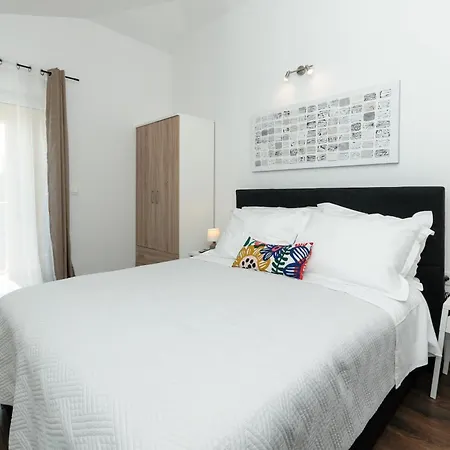 Family Friendly House With A Swimming Pool Plano, - 23937 度假居 特罗吉尔