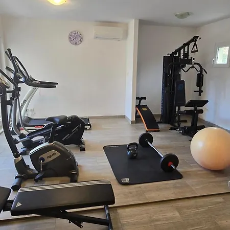 Будинок відпочинку Family Friendly House With A Swimming Pool Plano, - 23937