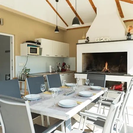 Family Friendly House With A Swimming Pool Plano, - 23937 Будинок відпочинку