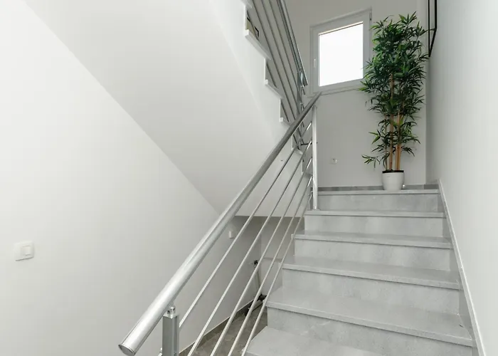 Family Friendly House With A Swimming Pool Plano, - 23937 Prázdninový dům