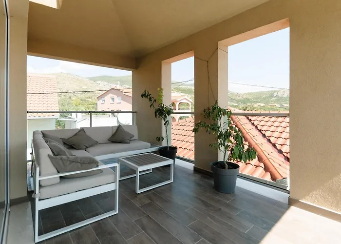 Family Friendly House With A Swimming Pool Plano, - 23937 Prázdninový dům