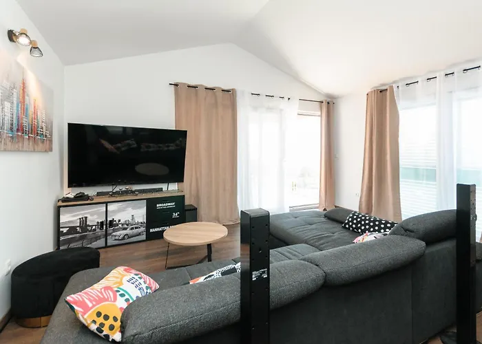 Prázdninový dům Family Friendly House With A Swimming Pool Plano, - 23937