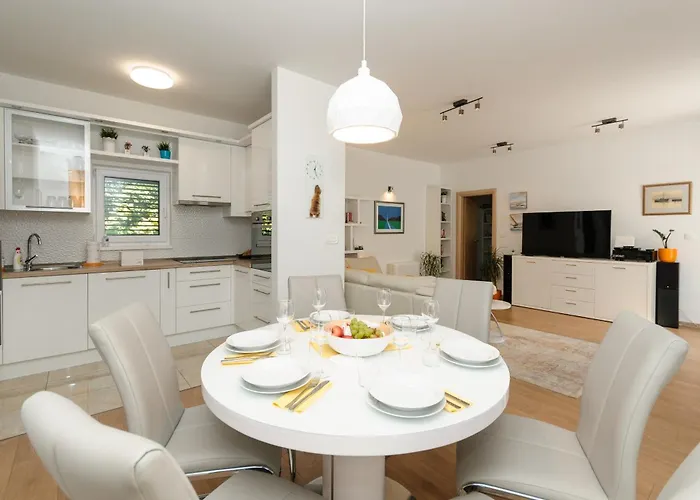 Family Friendly House With A Swimming Pool Plano, - 23937 Hébergement de vacances Trogir
