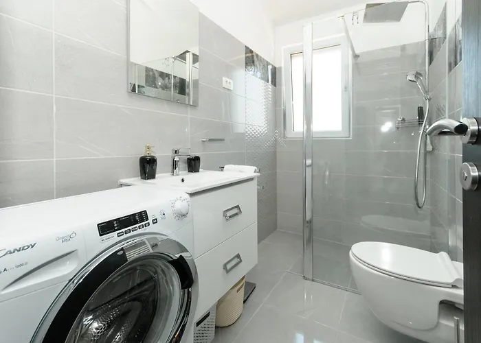 Family Friendly House With A Swimming Pool Plano, - 23937 Prázdninový dům