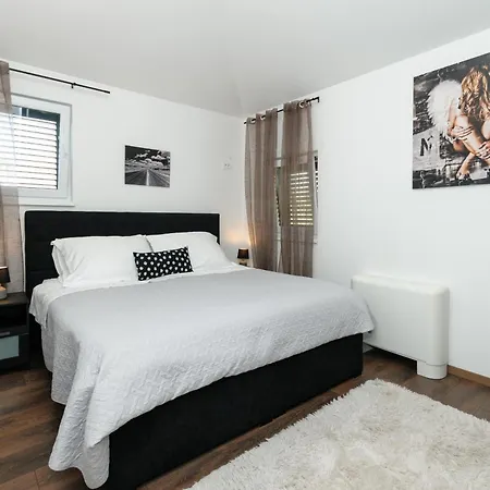 Family Friendly House With A Swimming Pool Plano, - 23937 * Трогир