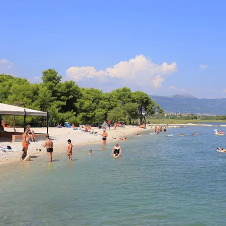 Дом отдыха Family Friendly House With A Swimming Pool Plano, - 23937 Трогир